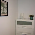 Conveniently Located, 2 Bedroom Modern *