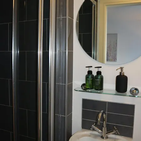 Conveniently Located, 2 Bedroom Modern Apartmán *