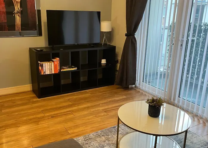 Conveniently Located, 2 Bedroom Modern