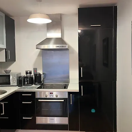 Conveniently Located, 2 Bedroom Modern Dublin