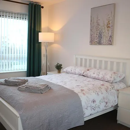 Conveniently Located, 2 Bedroom Modern