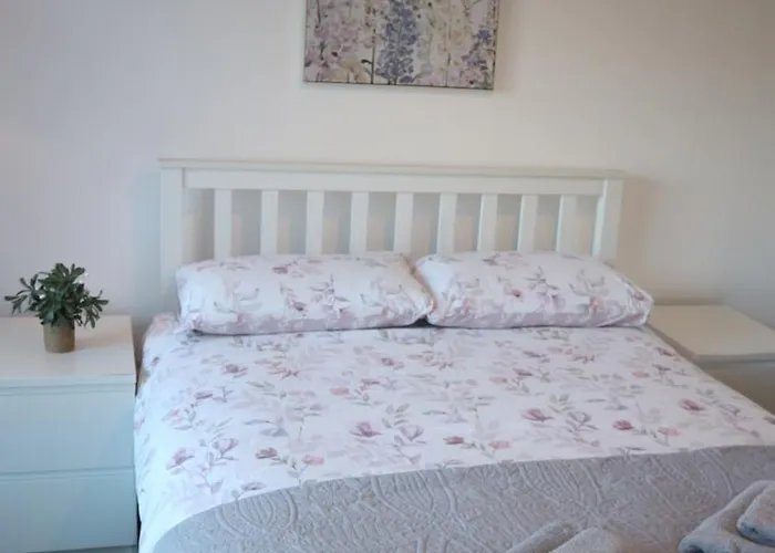 Conveniently Located, 2 Bedroom Modern * Дублин