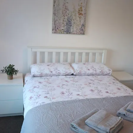 Conveniently Located, 2 Bedroom Modern * Dublin